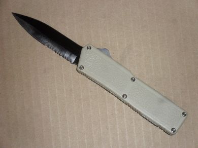 Lightning Tan Otf D/A Automatic Knife Black Serrated Double Blade